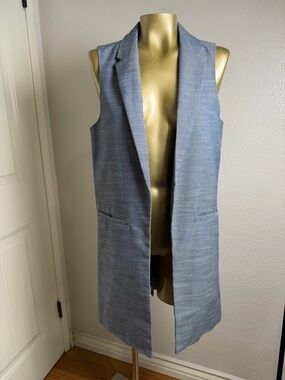 BCBGENERATION Light Blue Sleeveless Longline Vest with Navy Lining S